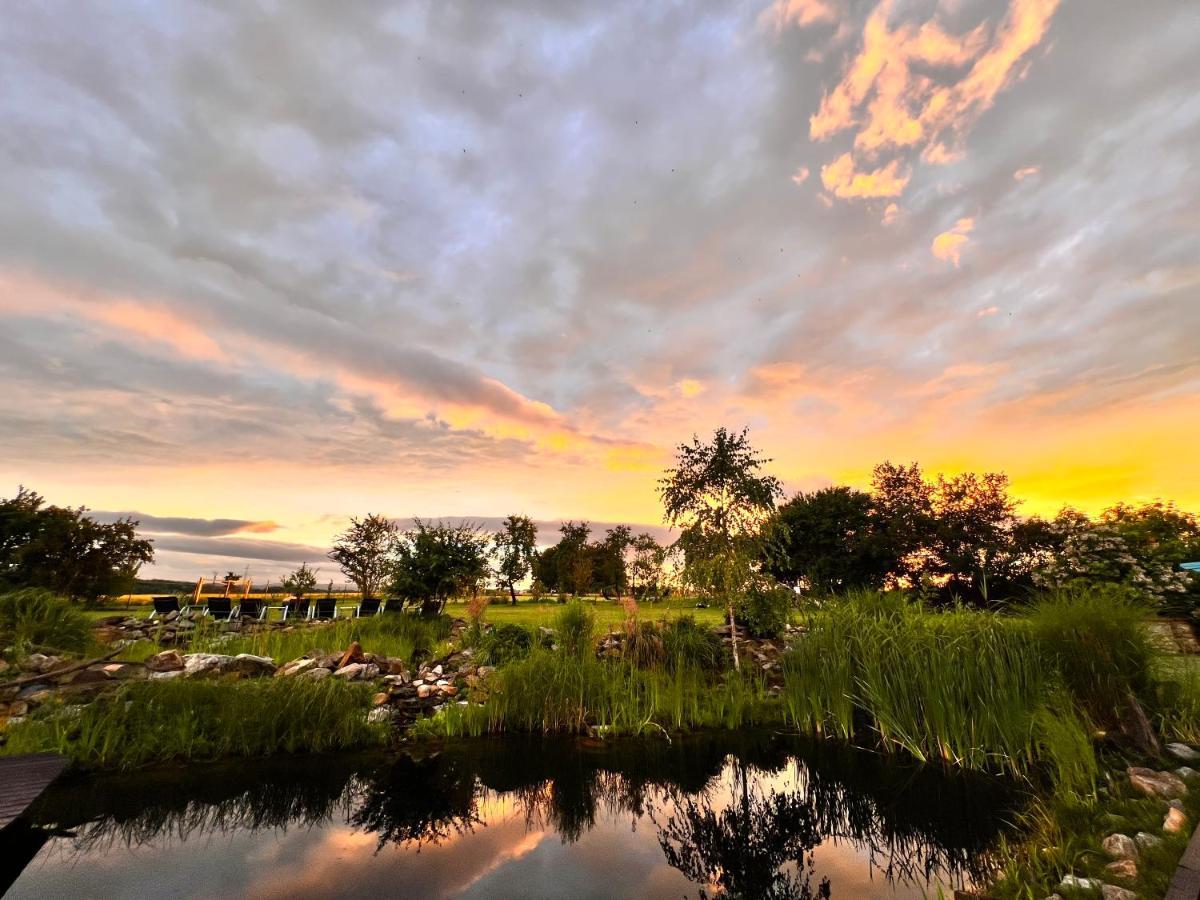 Wellness Hotel Bozi Oko Malé Chrášťany Buitenkant foto